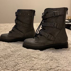 Bamboo silver and black boots 8.5